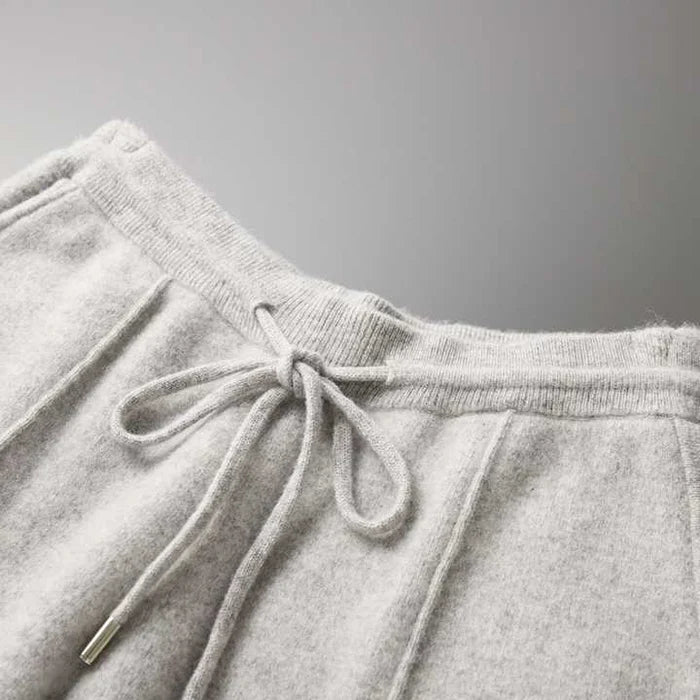 HOSE MADE OF 100% CASHMERE