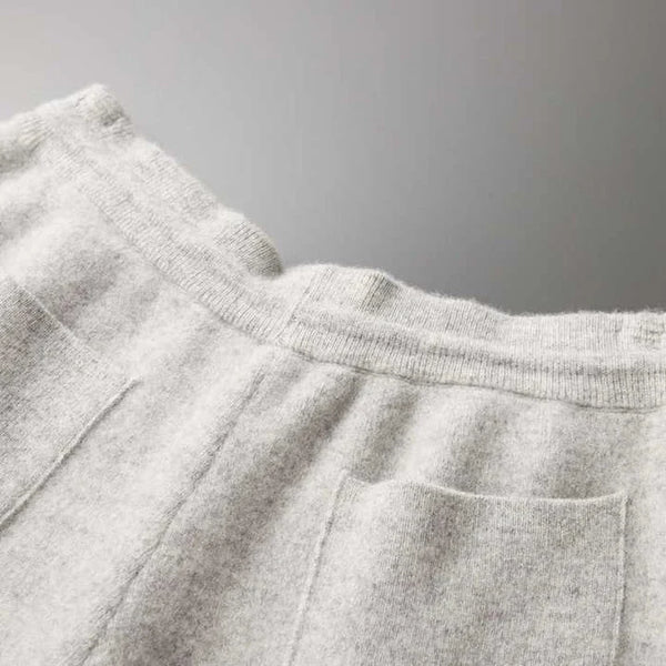 HOSE MADE OF 100% CASHMERE