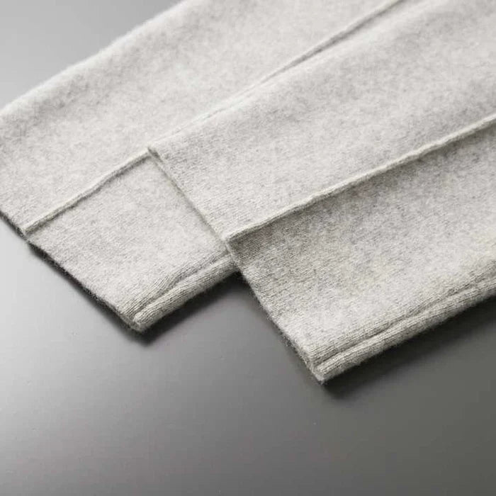 HOSE MADE OF 100% CASHMERE